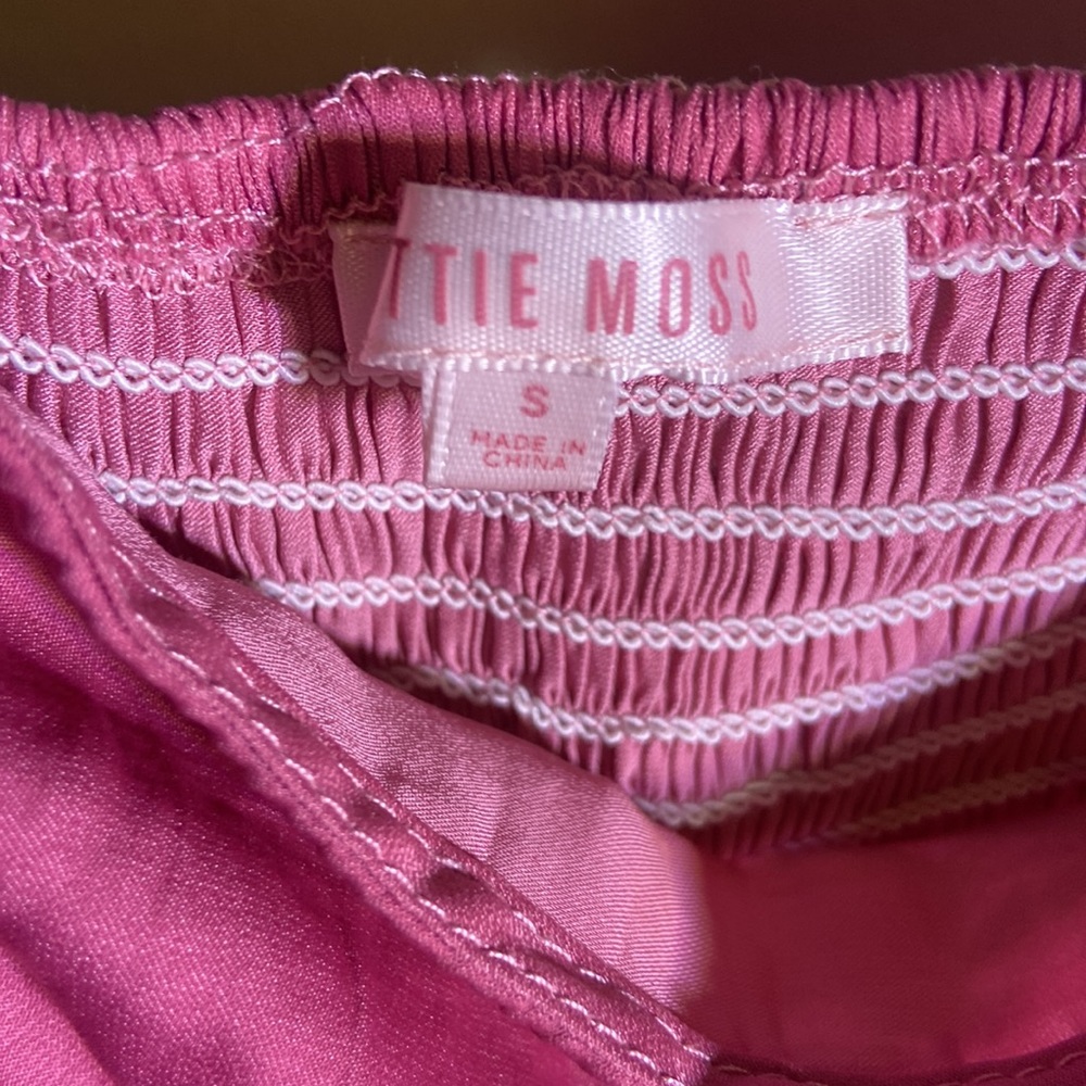 Pink - Picture 3 of 3